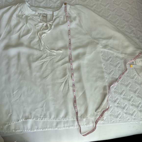 White Blouse w/ Frill Sleeves & Bow - Picture 5 of 6